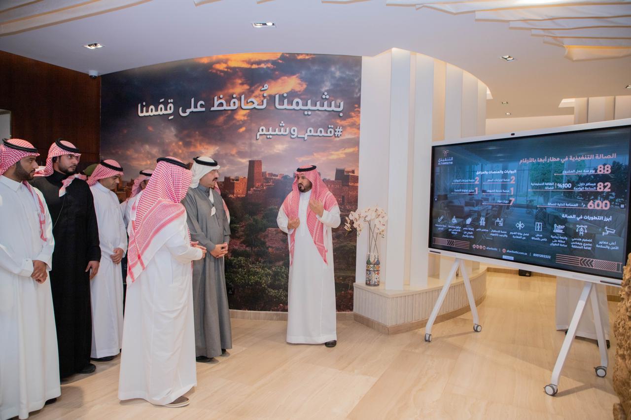 الأمير تركي بن طلال يدشّن صالة التنفيذي بمطار أبها